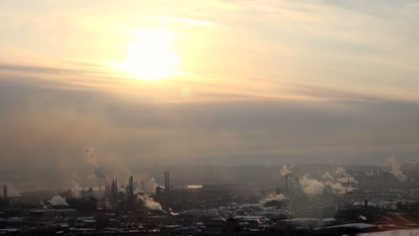 Znečištění ovzduší, průmysl, metalurgie, západ slunce — Stock video