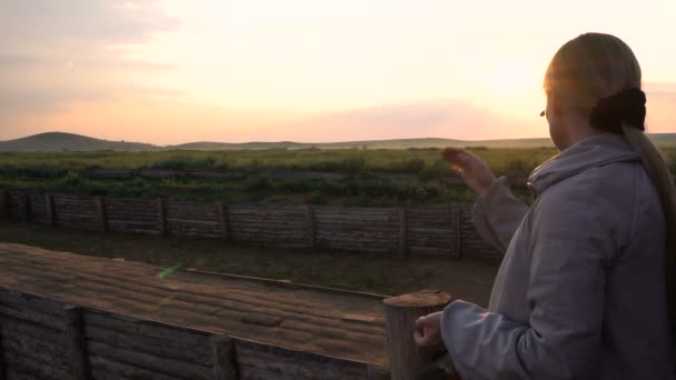 Archéologie. Excavation de l'ancienne ville d'Arkaim. Mener une visite guidée . — Video