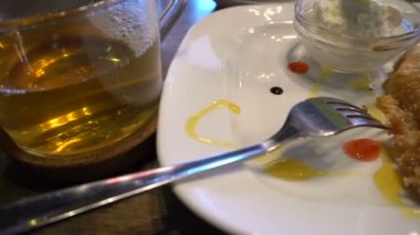 Tatlı elma Strudel ve yeşil çay Panorama