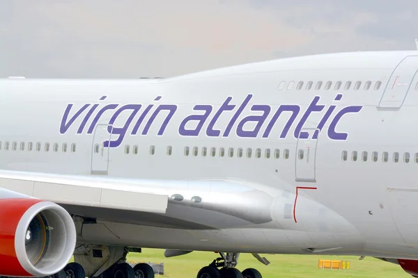 Virgin Atlantic vliegtuigen — Stockfoto