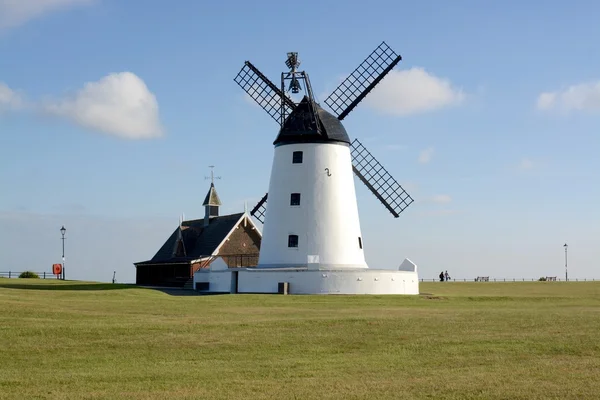 Molino de viento Lytham St Annes —  Fotos de Stock