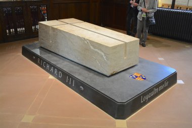 Leicester, İngiltere - 12 Mayıs 2015: Tomb of King Richard Saint Martin, İngiltere Leicester Katedrali'nde gömülü III,