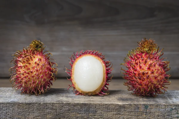 Rambutan fruit, red, hairy, prickly, fresh, sweet, delicious, food, white, green, — Stock Photo, Image