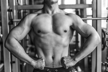 Adam, kas, Menzerna, spor salonu, siyah ve beyaz fotoğraf, gücü, sırt kasları, göğüs, halter, discus