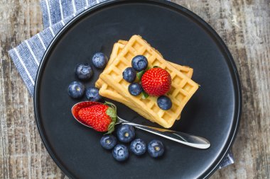 Blueberry, strawberry, food, fruit, bread, breakfast, afternoon tea, wood, table, spoon, plate, ceramic plate, waffle