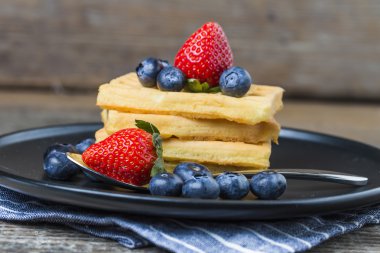 Blueberry, strawberry, food, fruit, bread, breakfast, afternoon tea, wood, table, spoon, plate, ceramic plate, waffle
