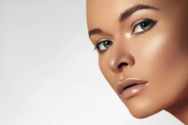 Retrato Facial Mujer Belleza Hermoso Modelo Spa Con Piel Limpia —  Fotos de Stock