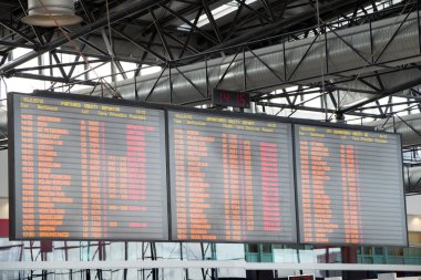 Gidiş levhaları - Havaalanı