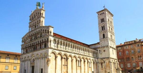 Veduta della cattedrale medievale di San Michele . — Foto Stock