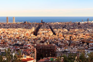Barcelona şehrinin panoramik görüntüsü 