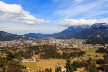 Kasabaya Reutte Manzaralı