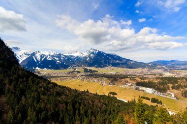 Kasabaya Reutte Manzaralı