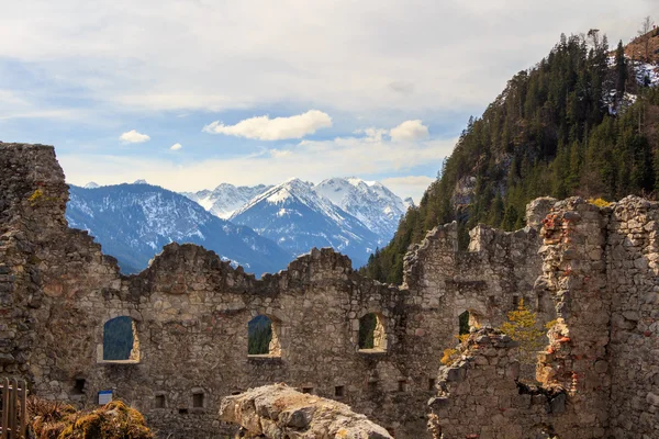 Zříceniny hradu Ehrenberg v Reutte — Stock fotografie