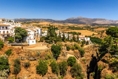 Eski kasaba cityscape Tajo Gorge üzerinde