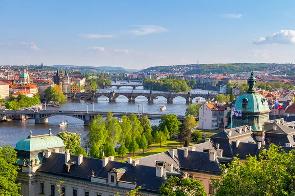 Vista panorâmica das pontes no rio Vltava — Fotografia de Stock