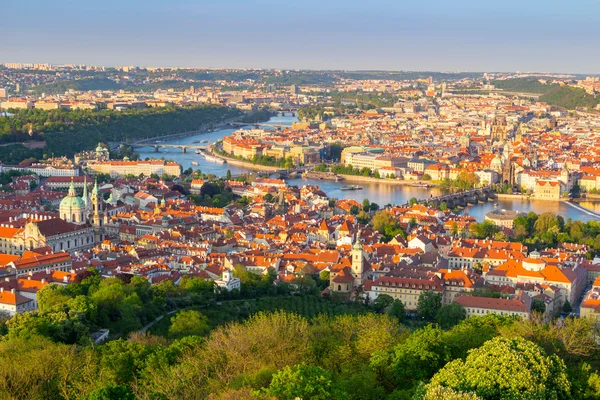 Panorama of Vltava and Charles Bridge — Stock Photo, Image