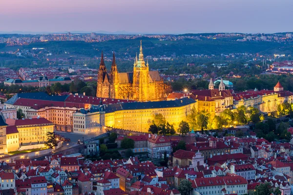 Vista do Castelo de Praga com Catedral de São Vito — Fotografia de Stock