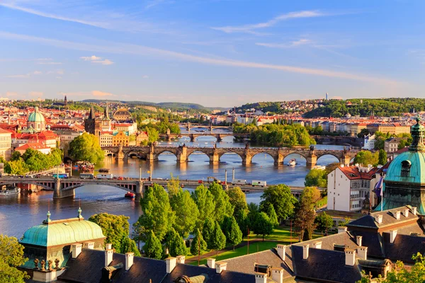 Bahar Prag panorama Prag Hill
