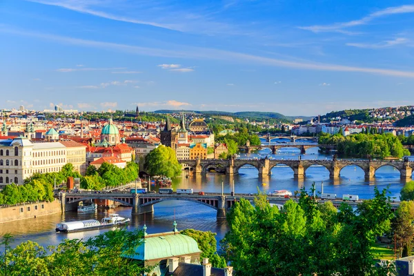 Bahar Prag panorama Prag Hill