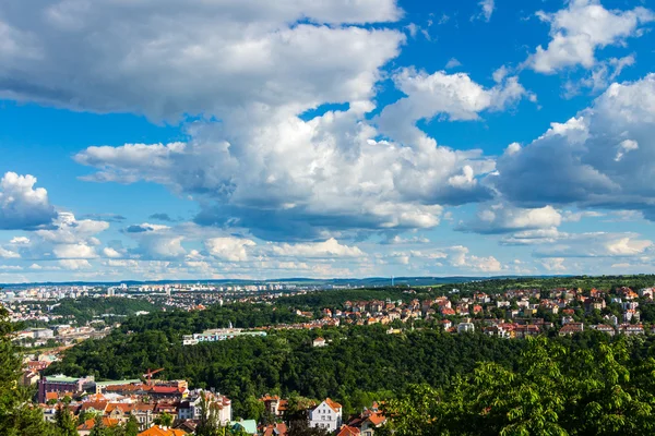 Aussichtsreiche Sommer-Luftaufnahme der Altstadt. — Stockfoto