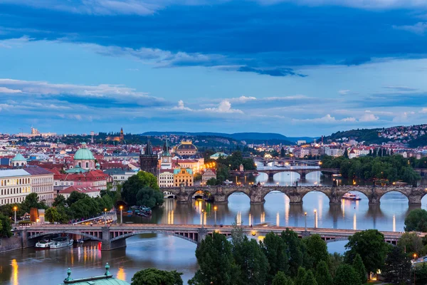 Köprü Vltava üzerinde görünümü — Stok fotoğraf