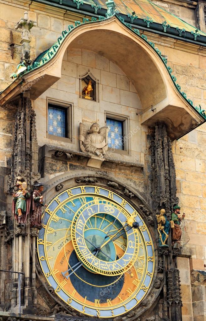 Reloj astronómico de Praga — Foto de stock #116085450 © DaLiu