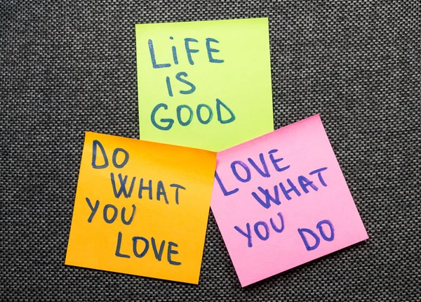 Motivational concept on sticky notes — Stock Photo, Image