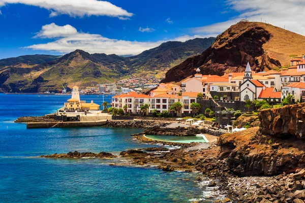 Hermosa vista de un pequeño pueblo Canical —  Fotos de Stock