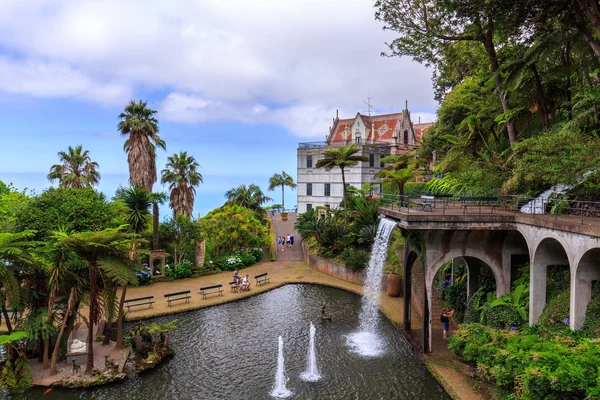 Monte palazzo giardino tropicale — Foto Stock