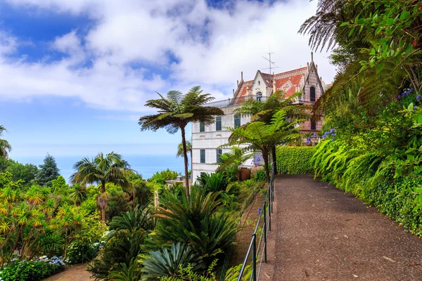 Monte palazzo giardino tropicale — Foto Stock