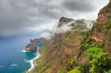 North Coast yatay, dramatik gökyüzü