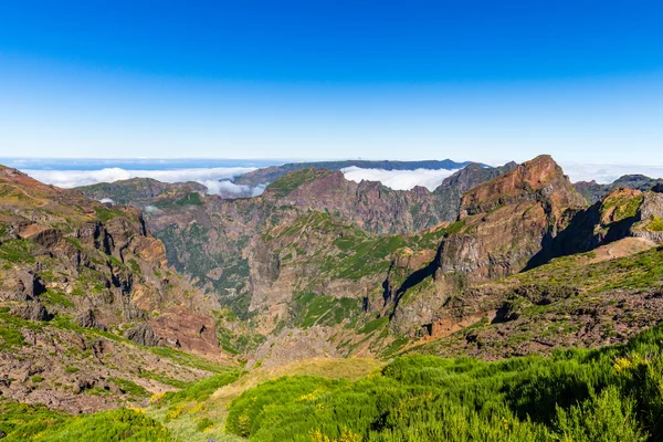 Mountains over the sk — Stock Photo, Image