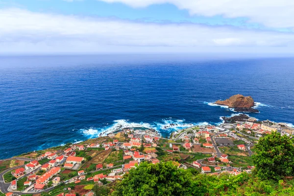 Panoramę miejscowości Porto Moniz — Zdjęcie stockowe