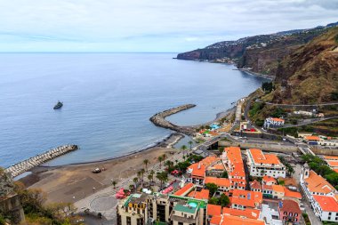 Renkli evlerin Ponta do Sol