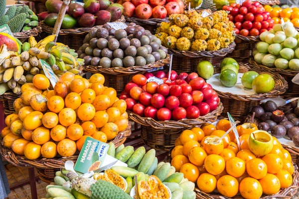 Frutas frescas exóticas — Foto de Stock