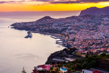 Gece Funchal havadan görünümü