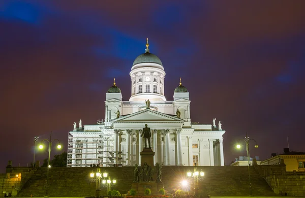 Schöne Aussicht auf die berühmte Kathedrale von Helsinki — Stockfoto