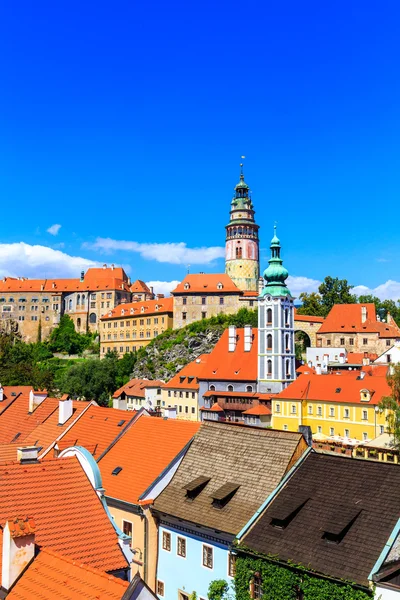 Blick auf Schloss und Häuser — Stockfoto