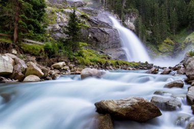 Krimmler şelale Alpleri'nde