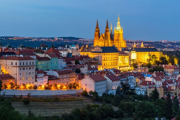 Castelo de Praga e vista para o rio Vltava — Fotografia de Stock