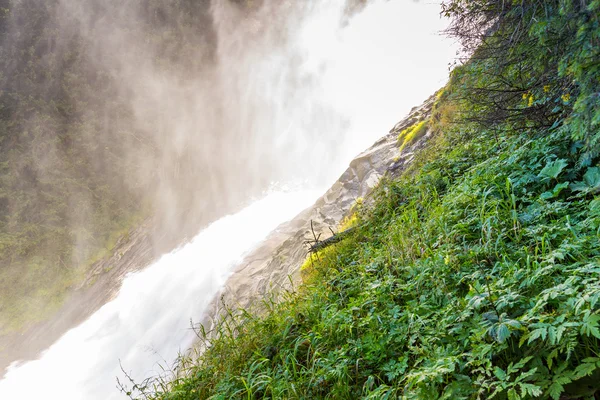 Krimmler vodopád v Alpách — Stock fotografie