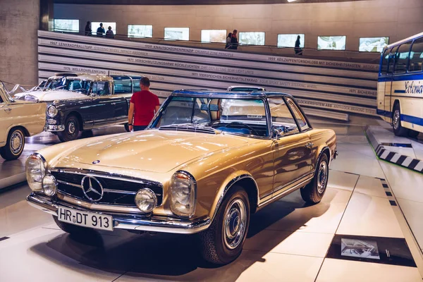 Stuttgart Niemcy Października 2019 Historyczne Samochody Mercedes Związane Marką Prezentowane — Zdjęcie stockowe