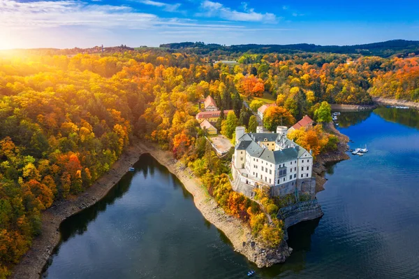 Luftaufnahme Schloss Orlik Oberhalb Des Orlik Stausees Herrlicher Herbstnatur Romantische — Stockfoto