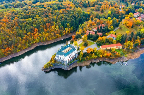 Vista Aérea Chateau Orlik Acima Reservatório Orlik Bela Natureza Outono — Fotografia de Stock