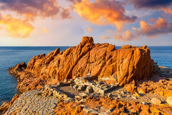 Arbatax, Sardinya, İtalya 'dan Red Rocks (
