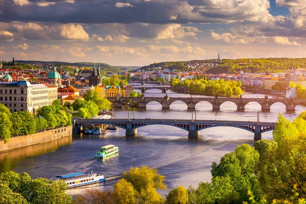 Cubiertas Rojas Praga Docenas Torres Del Casco Antiguo Histórico Praga — Foto de Stock