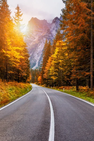 Zicht Bochtige Weg Asfaltwegen Italiaanse Alpen Zuid Tirol Tijdens Het — Stockfoto