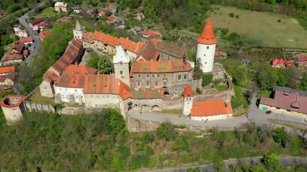 Flygfoto Över Slottet Krivoklat Tjeckien Europa Berömd Tjeckisk Medeltida Slott — Stockvideo