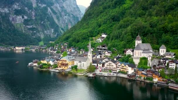 Pohled Slavnou Horskou Vesnici Hallstatt Rakouských Alpách Krásného Světla Létě — Stock video