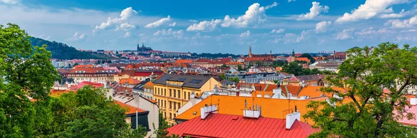 Vista Del Castillo Praga Sobre Techo Rojo Desde Zona Vysehrad —  Fotos de Stock